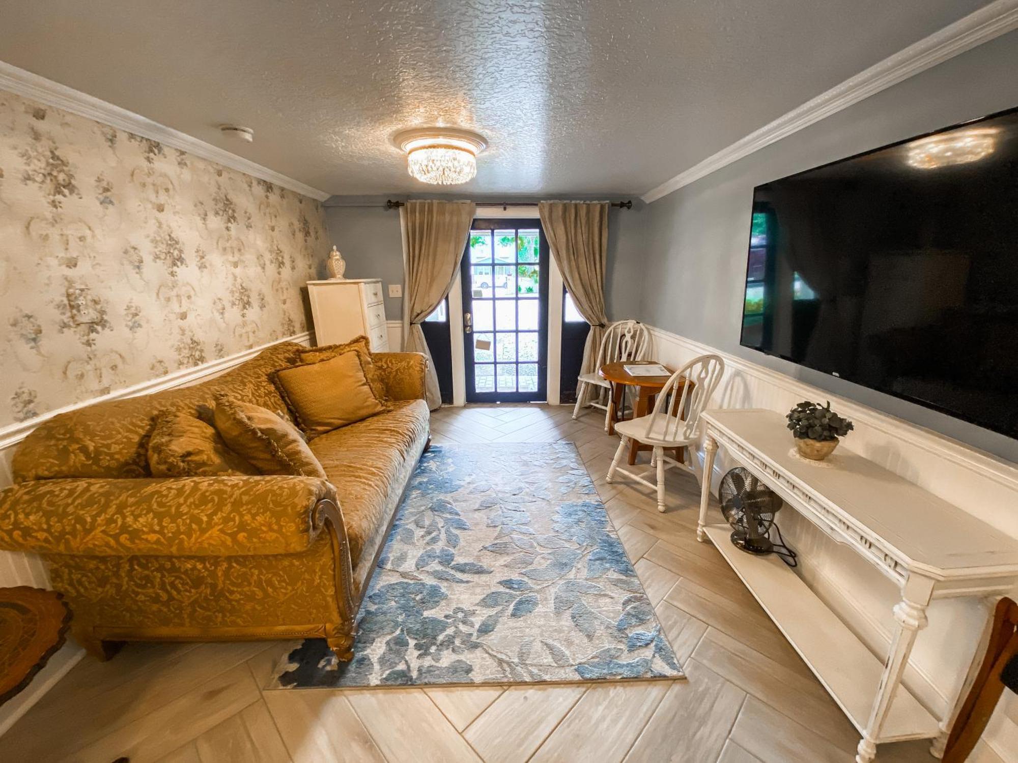 Park Place Inn And Cottages سانفورد المظهر الخارجي الصورة